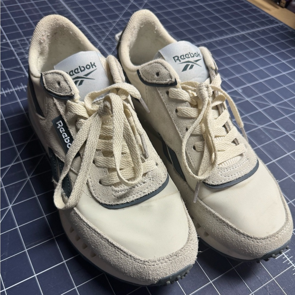 Women’s Reebok Sneakers - US Size 8